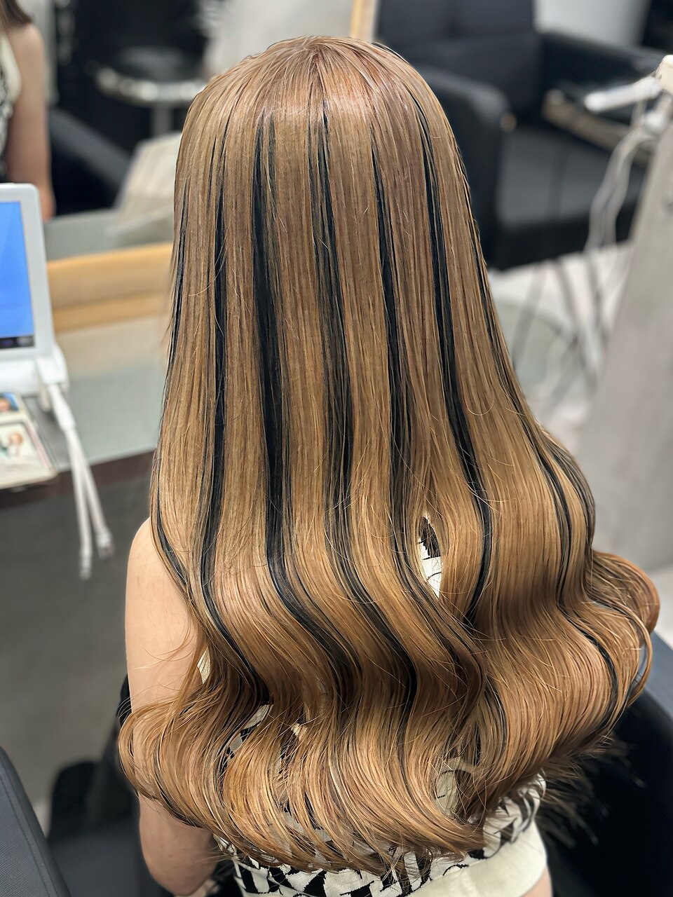 新品　人毛　夏に嬉しい　メッシュカラー　ブラウン　スーパーロング　Mサイズ 新品 人毛 夏に嬉しい メッシュカラー ブラウン スーパーロング