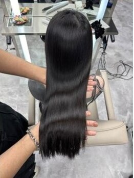 エヴァン(HEVIN)の写真/これまでに経験した事のない柔らかさ・自然な艶・手触りを体感！まとまりやすく、扱いやすい髪へ導きます。