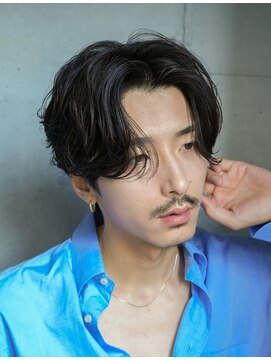 レタッチ バイ フィフス 天神大名(RETOUCH by fifth) 天神ニュアンスパーマフェザーパーマセンターパートウルフカット