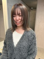 エウペ 渋谷(WEUPE)&nbsp;斜めバング/グレージュカラー/デザインカラー/シルキーベージュ