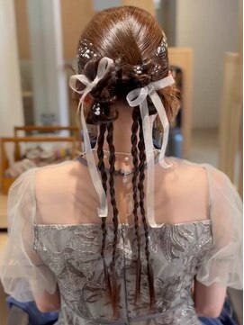 ツインタイト/カチモリヘア　～結婚式お呼ばれヘア～