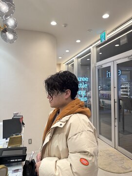 エクリジユウガオカ(equri Jiyugaoka) 前下り強めニュアンスパーマ