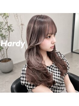 Hardy 天神　ケアブリーチ/ブリーチなしダブルカラー/ハイトーン【ハーディ】の写真/第一印象を決める顔周りのカットはお任せ◎骨格に合わせたレイヤーで、結んでも可愛い小顔ヘアに♪