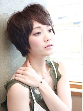 ネオリーブクレア 綱島店(Neolive Krea) 斜めバング×ひし形シルエット×グレージュ　大人小顔ショート