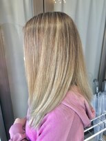 ヘアーサロンヴォイス 大野城店(Hair Salon Voice)&nbsp;セミ、グラデーション、ホワイトアッシュ