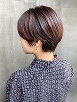 ローリー(Rowlly)&nbsp;- 長めの前髪が大人っぽいナチュラルなショート-　Ｂａｃｋ