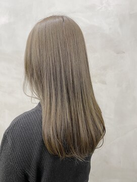 ソーコ 渋谷(SOCO) *【SUN】常世一希 ブリーチなしグレージュ◎