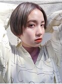 ラベンダーベージュ×ショートヘア