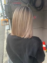 メリー オオサカ(Merly Osaka)&nbsp;抜群の相性スタイル_切りっぱなし×まろやかミルキィベージュ_