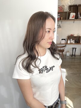 ヘアーアイストゥーレ(HAIR ICI TRE) ベージュカラー ブリーチカラー 担当渡辺聖