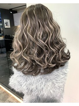 ラピス 千葉(Lapis) アッシュブラック×シールハイライトスタイル☆