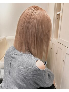 ベレーザ 渋谷(BELEZA) 5295ミルクティーアッシュハイトーンカラー切りっぱなしボブ