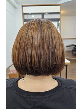 ブリリアンス(BRILLIANCE) 前下がりグラボブ+白髪ぼかしハイライト