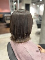 リーオオサカ(Lee Osaka) ミディボブ×グレージュ/かれん