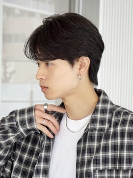 ガーデンヨコハマエスト(GARDEN YOKOHAMA est) センターパート ツーブロック 毛流れパーマ