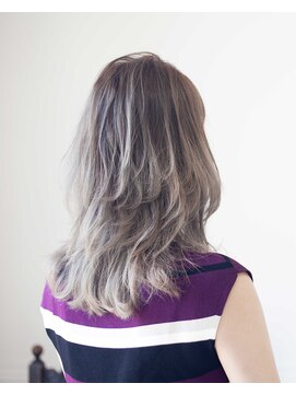 リリー ヘアー デザイン(LILY HAIR DESIGN) ハイトーン　グラデーションカラー　ロングレイヤー