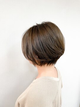 トップヘアー 総社店(TOP HAIR) 前下がりショート リーフベージュカラー