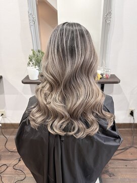 アンダーバーホワイト 広島 並木店(_WHITE) バレイヤージュ