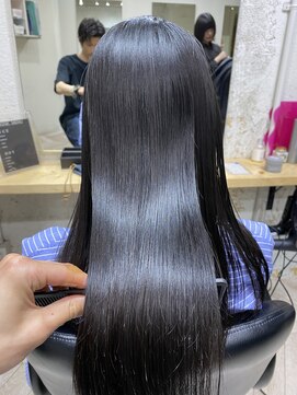 エル(EL by green) 《tomi》髪質改善ストレート