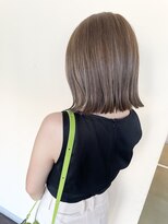 コンティバイミラートーク(CONTY by MIRROR TALK) イルミナカラー透明感ベージュボブ