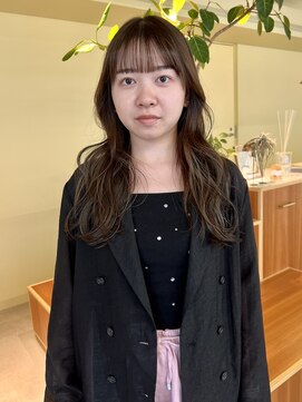 ロジェ(loje) 透明感カラー/コテ巻ヘア/小顔に見せるヘア