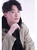 ツーブロック束感ニュアンス黒髪センターパート