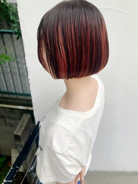 ヴァロ(Valo) 首元スッキリコンパクトボブ/アンブラーカラーラズベリーピンク