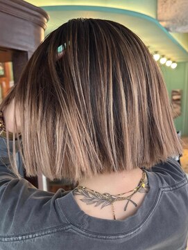 スリー(three) バレイヤージュ