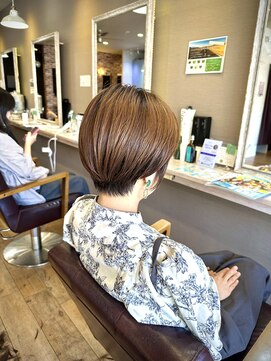 ヘアーメイクロージー 八軒店 (HAIR MAKE ROSY) ステップボーンカット小顔補正立体カットくびれショート