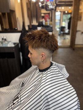 ジールアンドニコ(Zeal & nico.) スキンフェードカット　ツイストパーマ