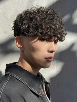 フィフス(fifth) 外国人風パーマ刈り上げスペインカールフェードスパイラルパーマ