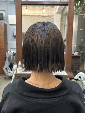 ヘアメイク デザート(HAIR MAKE DESART) 佐藤洋一【ミニボブ×インナーカラー】