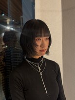 イト(iyto)&nbsp;切りっぱなしボブ×顔周りレイヤー
