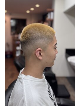 バーバーショップテト(barber shop tete) 金髪ベリーショートフェード/スキンフェード
