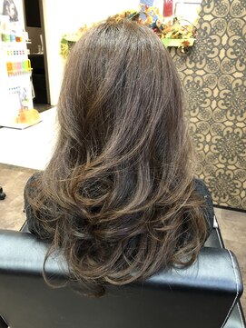 サロンドジュネ(salon de JUNE) 艶々☆エレガントロング