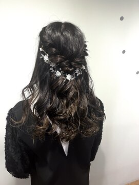 ウィーク 梅田(UiiC) ふわふわハーフアップ◆2次会ヘアアレンジ uiic umeda 中沢恵理