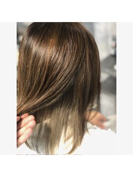 ヘアメイク リヴ(Hair Make Liv) インナーカラー×遊び心