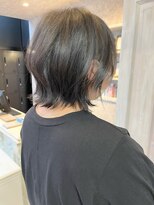 キャアリー(Caary)&nbsp;福山ブルーブラック人気イルミナカラー外ハネボブ透明感カラー