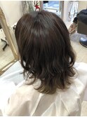 グレーベージュカラー
