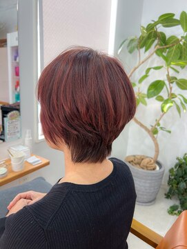 シーバイトリコ 市川(SEA by tricot) 白髪ぼかしハイライト/ラテピンクショート