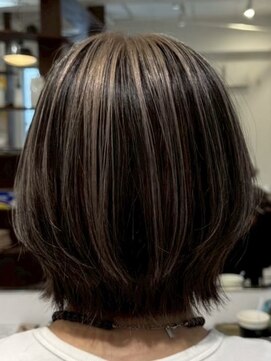 ルイ(ROUIS produced by LUCK 津田沼) ROUIS津田沼 アンブレラカラー 白髪ぼかし