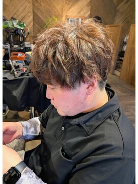 ヘアードレスビュー(hair dress V.I.E.W) メンズクシャパーマ風仕上げ