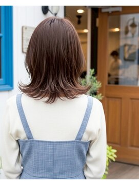 アズグロウヘアー(AS GROW HAIR) 似合わせカットナチュラルブラウン×軽めレイヤーミディ