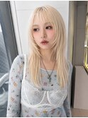 ブリーチハイトーンカラーブロンドヘアロングハッシュカット