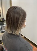 大人ガーリーダークアッシュミディアムレイヤーカットブリーチ