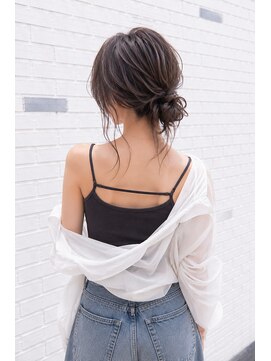 リアン(Lien) シニヨン×ヘアアレンジ