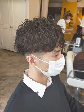 ラムデリカ(LUMDERICA) ツーブロック×スパイラルパーマ