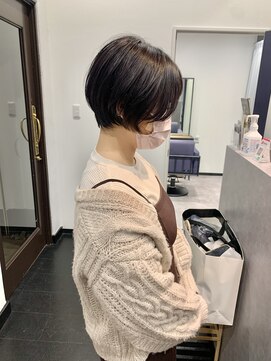 アルコイリスバイドールヘアー(ARCOIRIS by Dollhair) ミストバングくびれヘアぶつ切りボブブルーグレージュ冬カラー