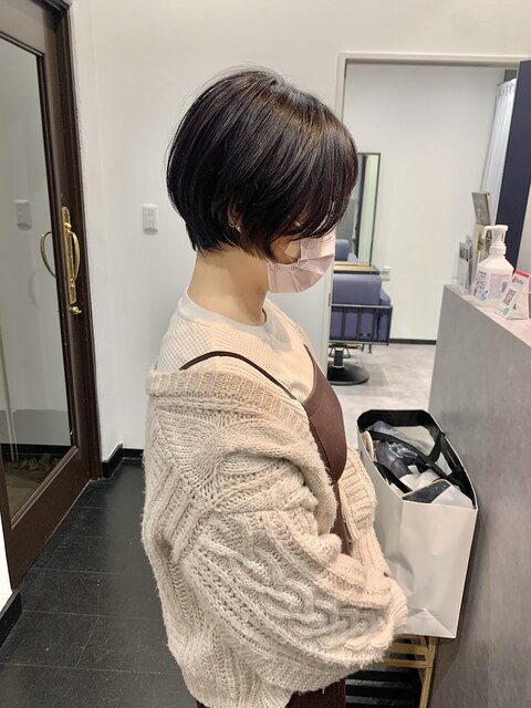 ミストバングくびれヘアぶつ切りボブブルーグレージュ冬カラー