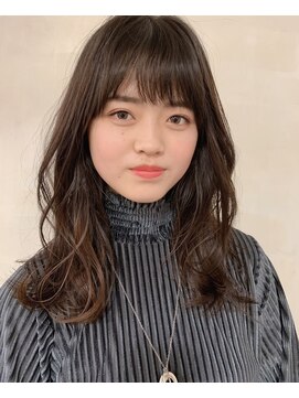 マグノリア オモテサンドウ(MAGNOLiA Omotesando) ニュアンスパーマで柔らかロング・・・HINATA